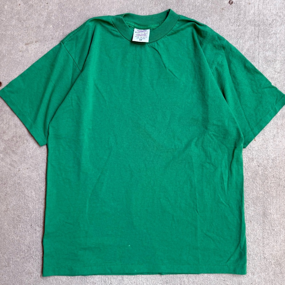 Vintage 90s Green Blank Essentials Men’s Single Stitch Tshirt M 21x27